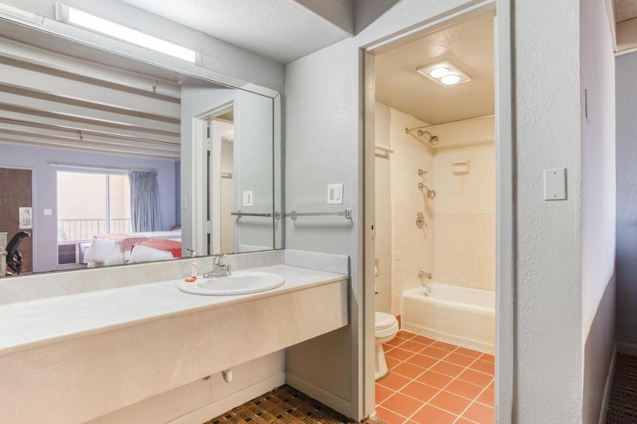 Oxford Inn, Lincoln Blvd Oklahoma City Bagian luar foto